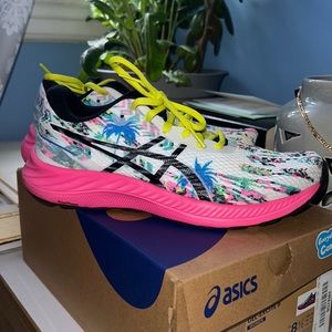 Women 8.5, ASICS ortholite sneakers
